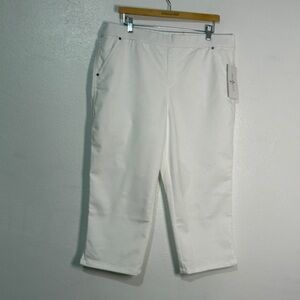 Intro Bright White Pull-On Power Stretch Capri Pants. Sz 16. NWT.